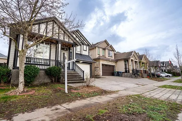 12567 66 AVE, Surrey, BC V3W 1V6