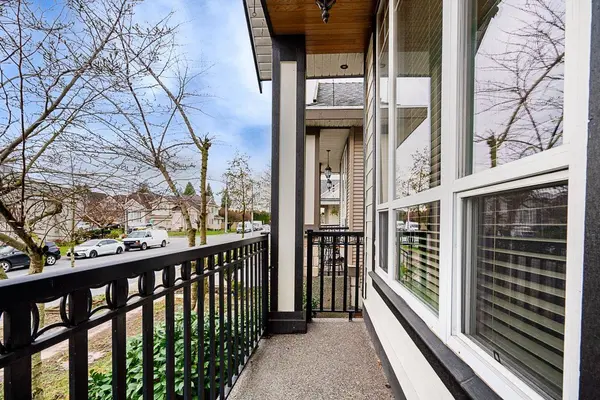 12567 66 AVE, Surrey, BC V3W 1V6