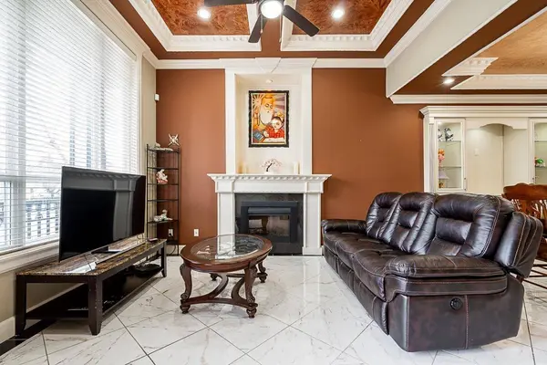 12567 66 AVE, Surrey, BC V3W 1V6