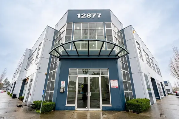 12877 76 AVE #204, Surrey, BC V3W1E6