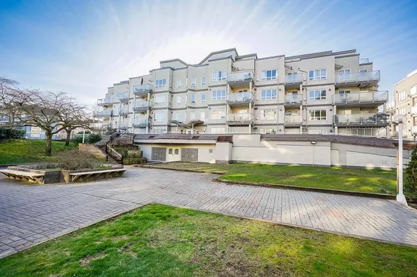 14355 103 AVE #206, Surrey, BC V3T5V5