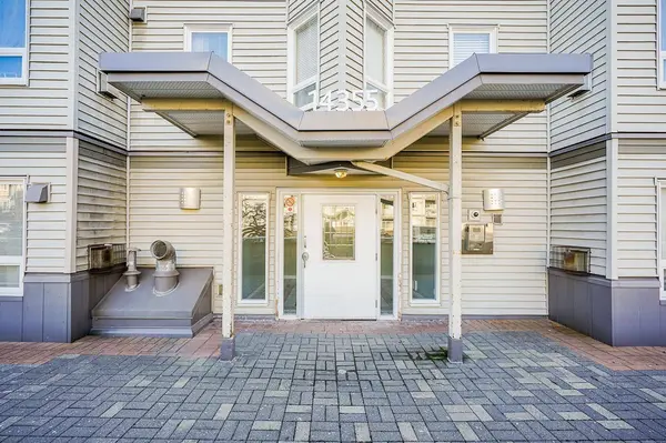 14355 103 AVE #206, Surrey, BC V3T5V5