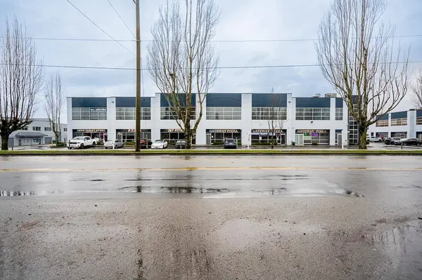 12877 76 AVE #204, Surrey, BC V3W1E6