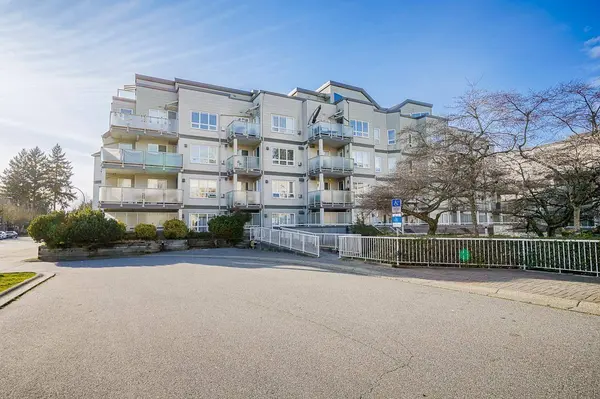 14355 103 AVE #206, Surrey, BC V3T5V5