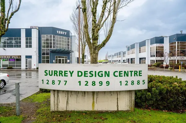 12877 76 AVE #204, Surrey, BC V3W1E6