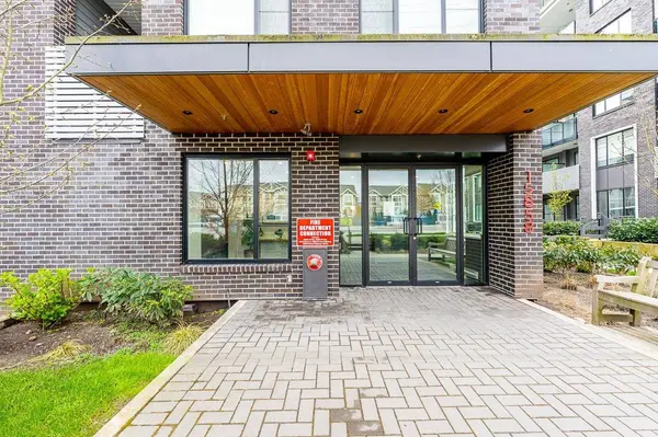 15858 Fraser HWY #307, Surrey, BC V4N 6X4