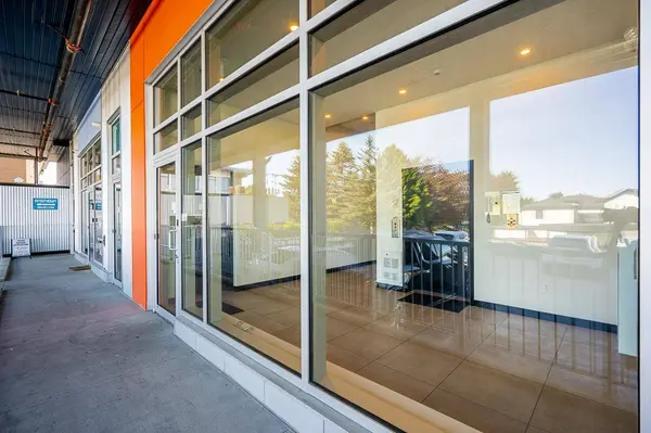 8496 120 ST #401, Surrey, BC V3W 3N5