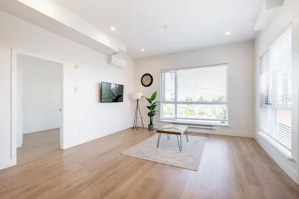 8496 120 ST #401, Surrey, BC V3W3N5