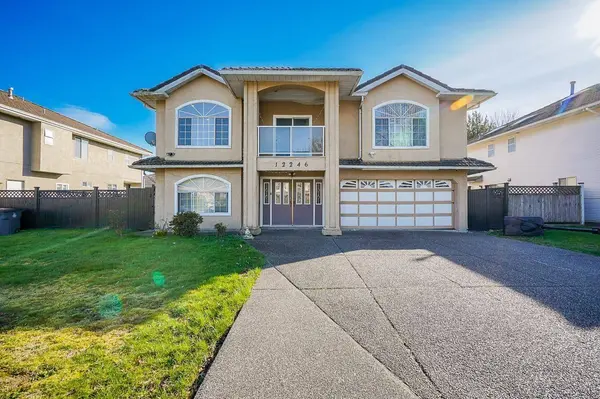 12246 64A AVENUE, Surrey, BC V3W3R8
