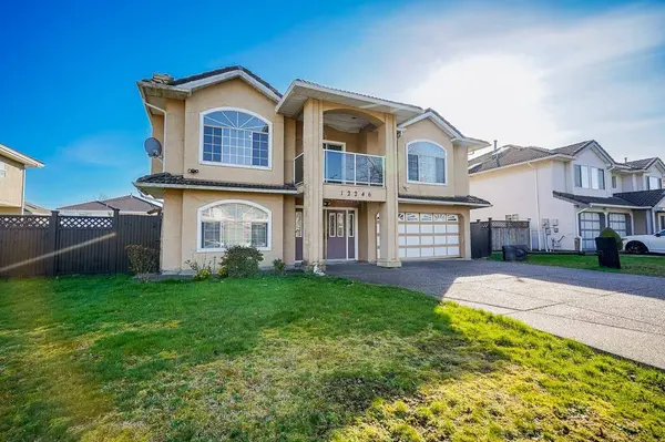 12246 64a AVE, Surrey, BC V3W 3R8