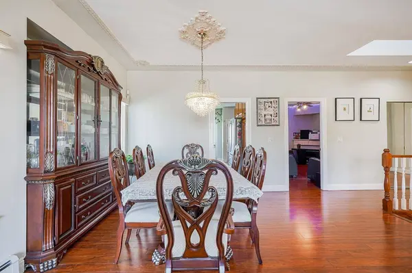 12246 64a AVE, Surrey, BC V3W 3R8