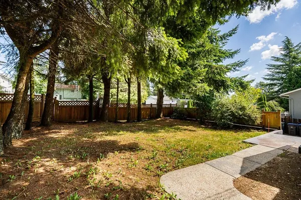 9893 132 ST, Surrey, BC V3T 3S7