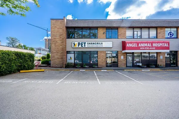 10318 WHALLEY BLVD #1, Surrey, BC V3T4H4