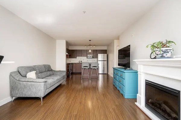 12075 228 ST #208, Maple Ridge, BC V2X 6M2