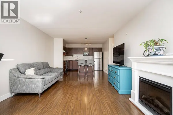 12075 228 ST #208, Maple Ridge, BC V2X6M2
