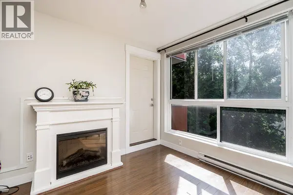 12075 228 ST #208, Maple Ridge, BC V2X6M2