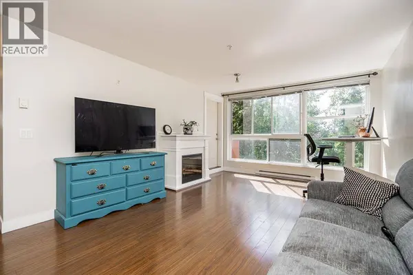 12075 228 ST #208, Maple Ridge, BC V2X6M2