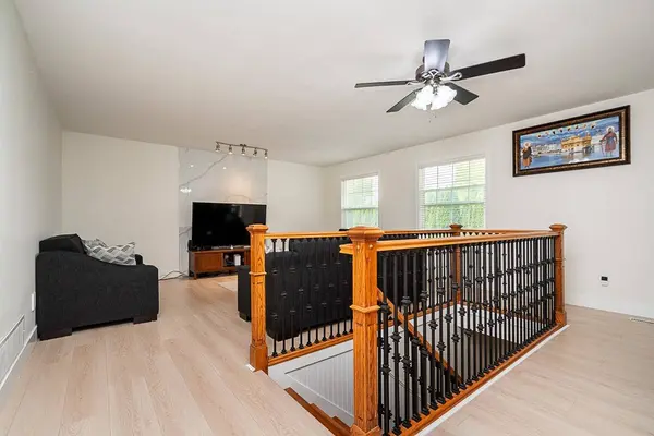 12242 64 AVE, Surrey, BC V3W 1W7