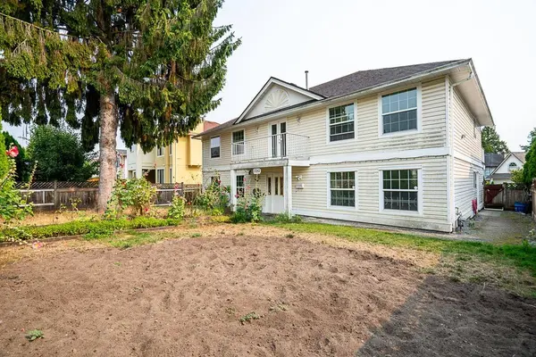 12242 64 AVE, Surrey, BC V3W 1W7