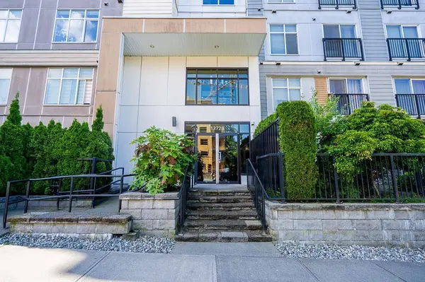 13728 108 AVE #103, Surrey, BC V3T0G2