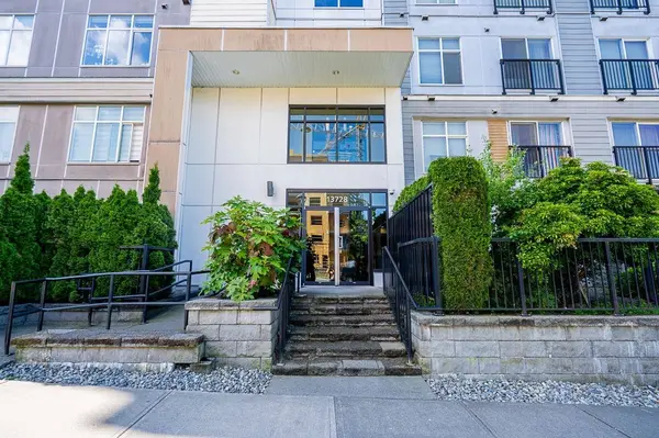 13728 108 AVE #103, Surrey, BC V3T 0G2
