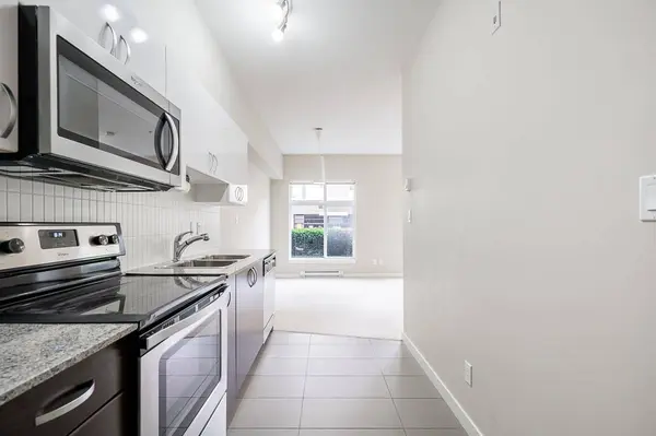 13728 108 AVE #103, Surrey, BC V3T 0G2