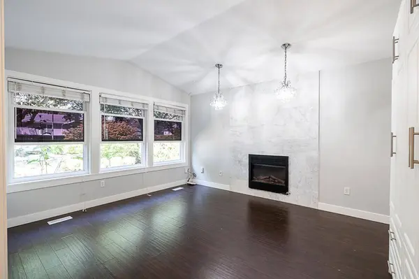 13032 61 AVE, Surrey, BC V3X 2H5