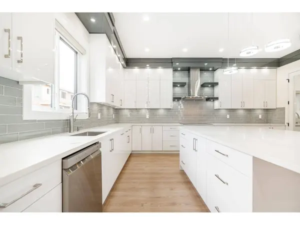 10648 124 STREET, Surrey, BC V3V0E2