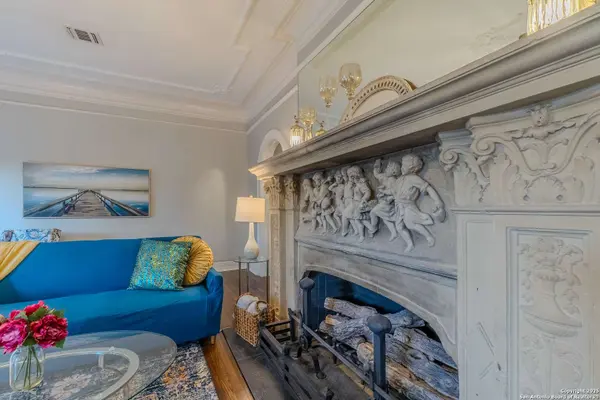 520 Queen Anne, San Antonio, TX 78209