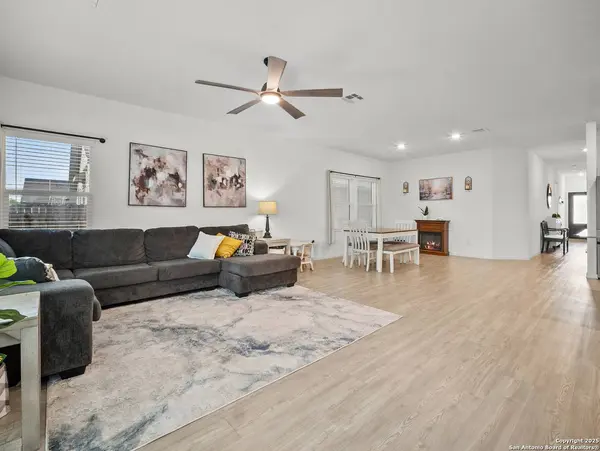 6718 Carlton Crest, San Antonio, TX 78253
