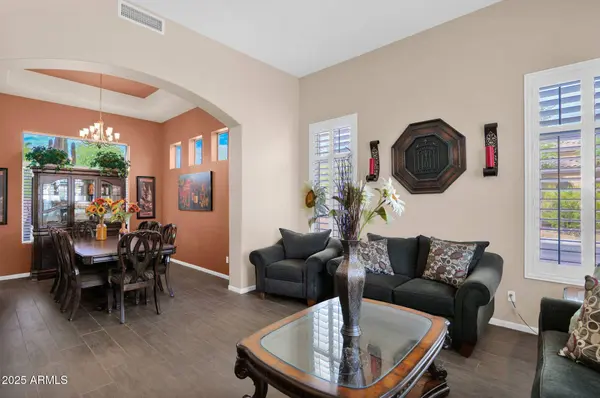 339 E HORSESHOE Avenue, Gilbert, AZ 85296