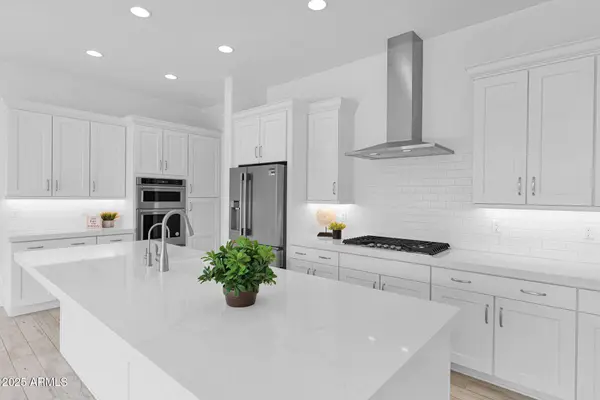 5641 E SAYAN Street, Mesa, AZ 85215