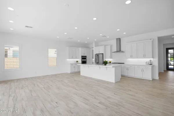 5641 E SAYAN Street, Mesa, AZ 85215