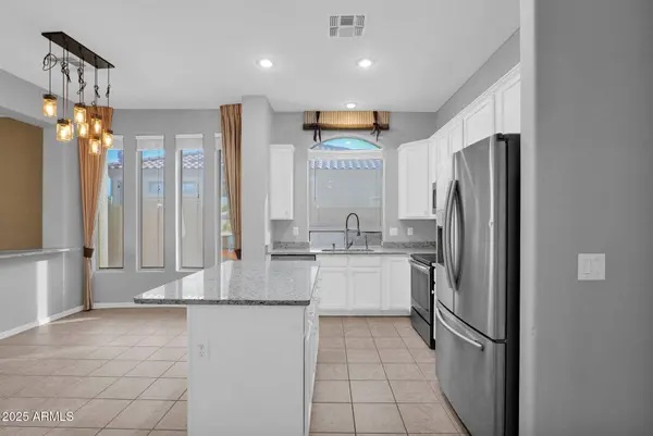 3810 E LATHAM Court, Gilbert, AZ 85297