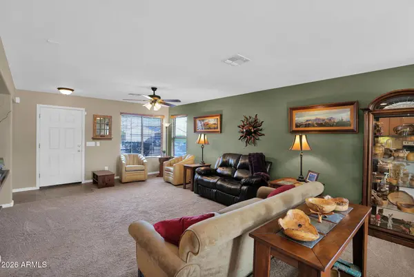 915 W DESERT SEASONS Drive, San Tan Valley, AZ 85143