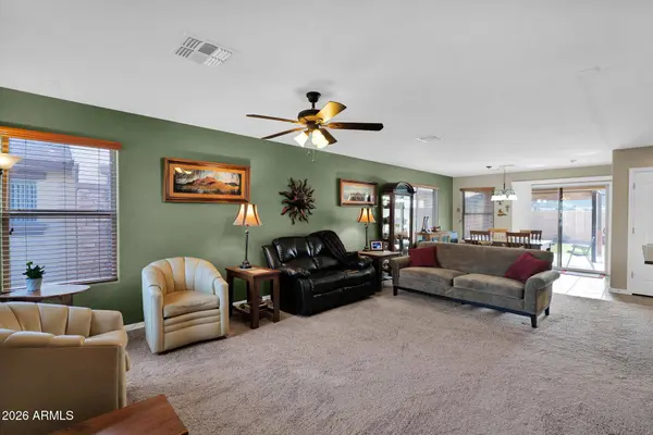 915 W DESERT SEASONS Drive, San Tan Valley, AZ 85143