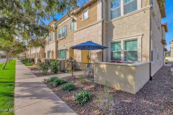 1917 E HAMPTON Lane #111, Gilbert, AZ 85295