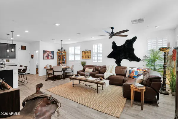1917 E HAMPTON Lane #111, Gilbert, AZ 85295