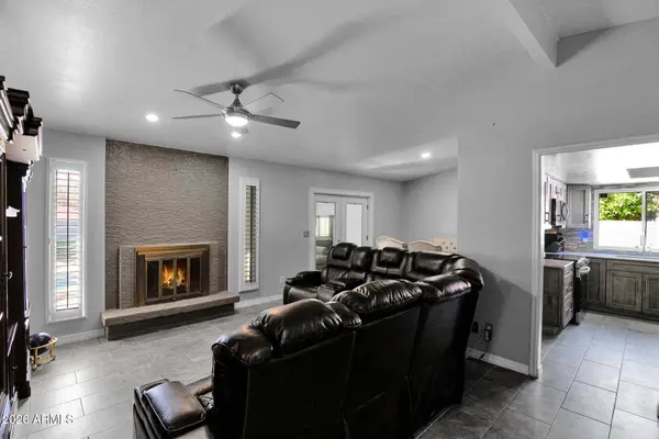 2103 W PALOMINO Drive, Chandler, AZ 85224