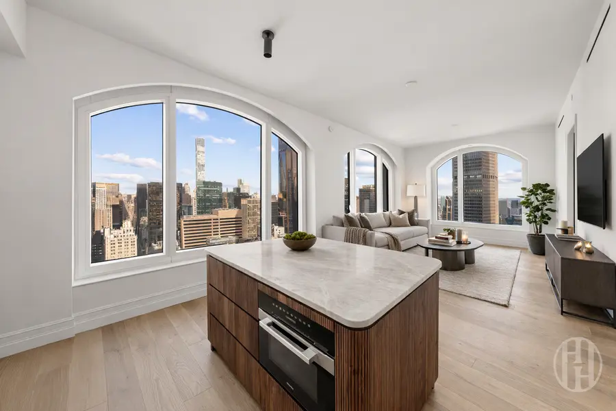 520 5th Ave #52B, New York, NY 10036-7502