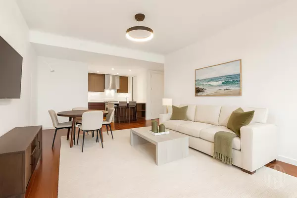 New York, NY 10023-8270,1 West End Ave #19E