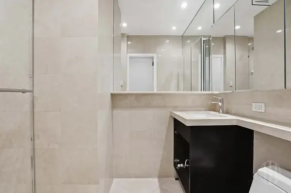 58 W 58th St #11A, New York, NY 10019