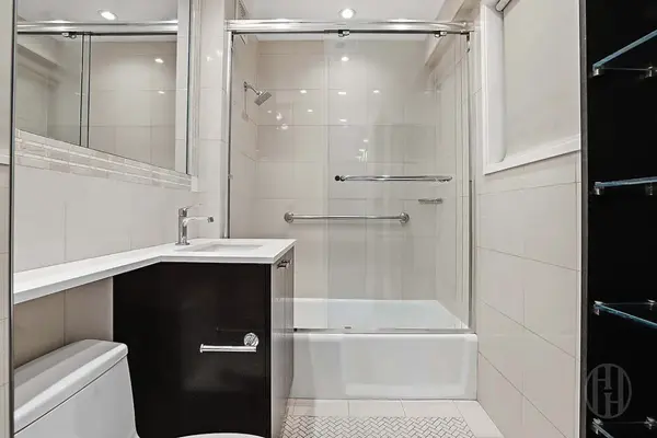 58 W 58th St #11A, New York, NY 10019