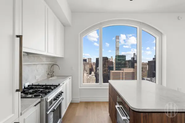 520 5th Ave #52B, New York, NY 10036-7502