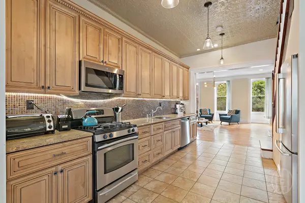 31 W 84th St #3, New York, NY 10024-4730