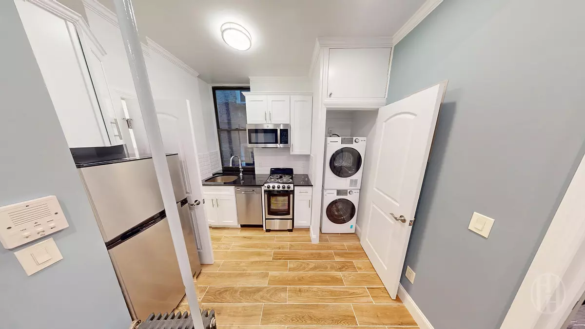 New York, NY 10028,221 E 83rd St #4R