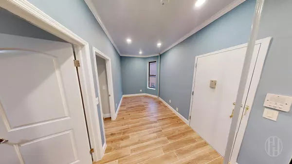 New York, NY 10028,221 E 83rd St #4R