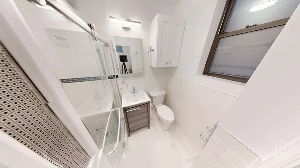 New York, NY 10028,221 E 83rd St #4R