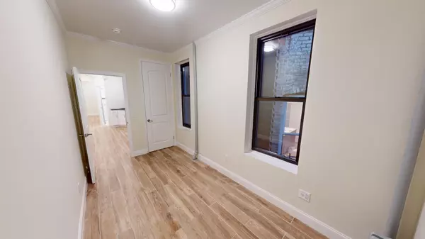 New York, NY 10028,221 E 83rd St #2W