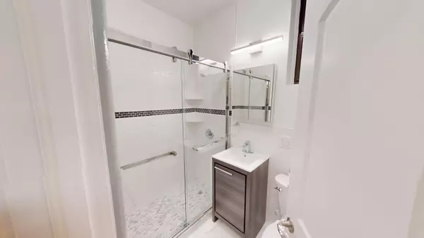 New York, NY 10028,221 E 83rd St #2W